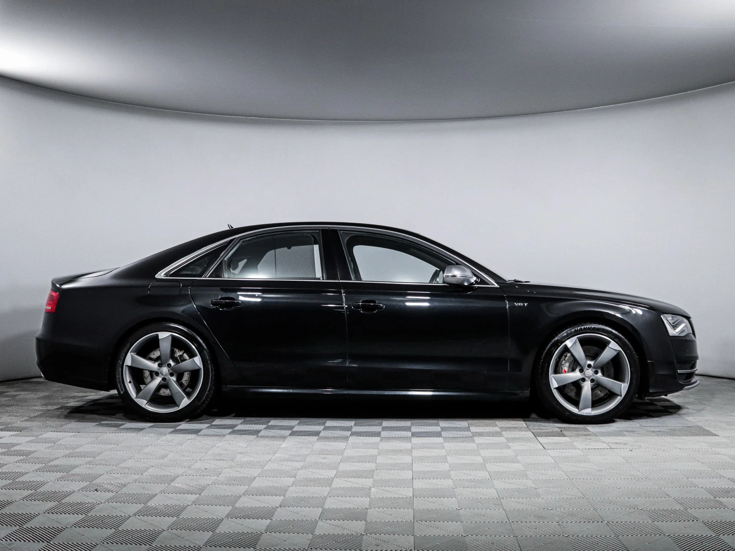 Audi S8, 2013