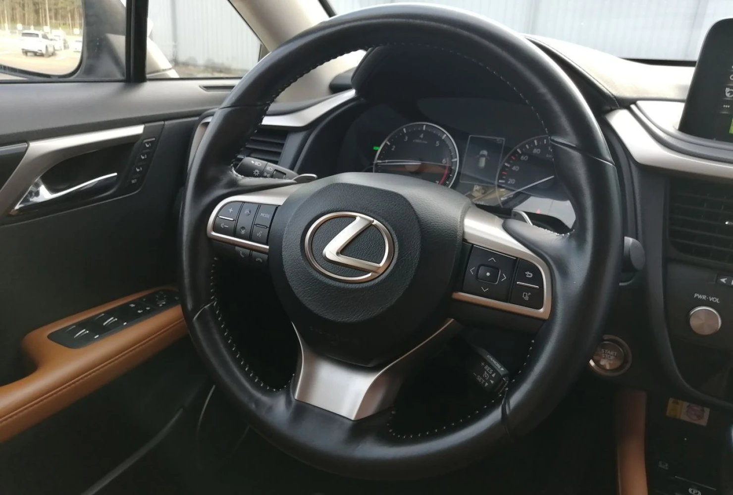 Lexus RX, 2021