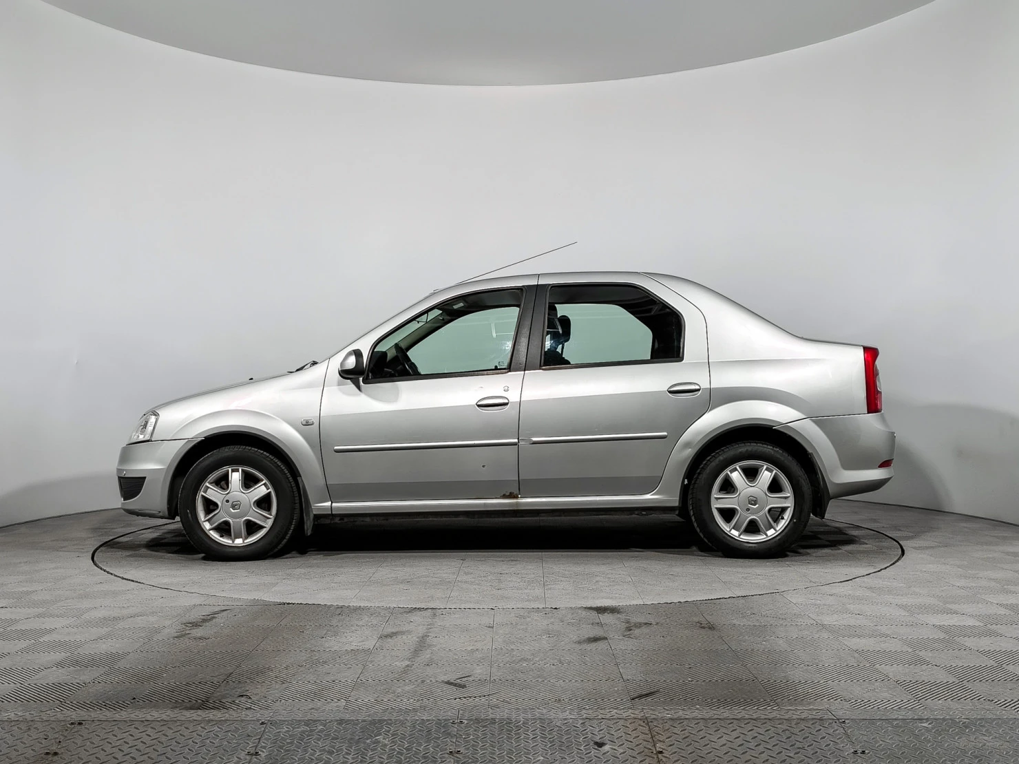 Renault Logan, 2013