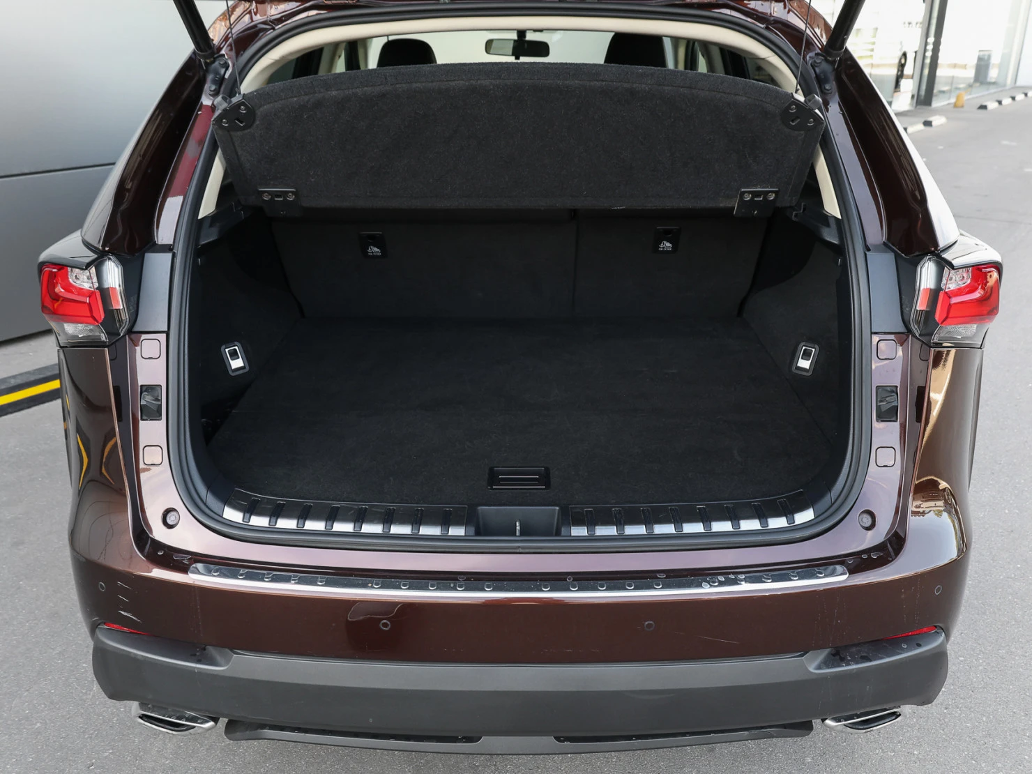 Lexus NX, 2016