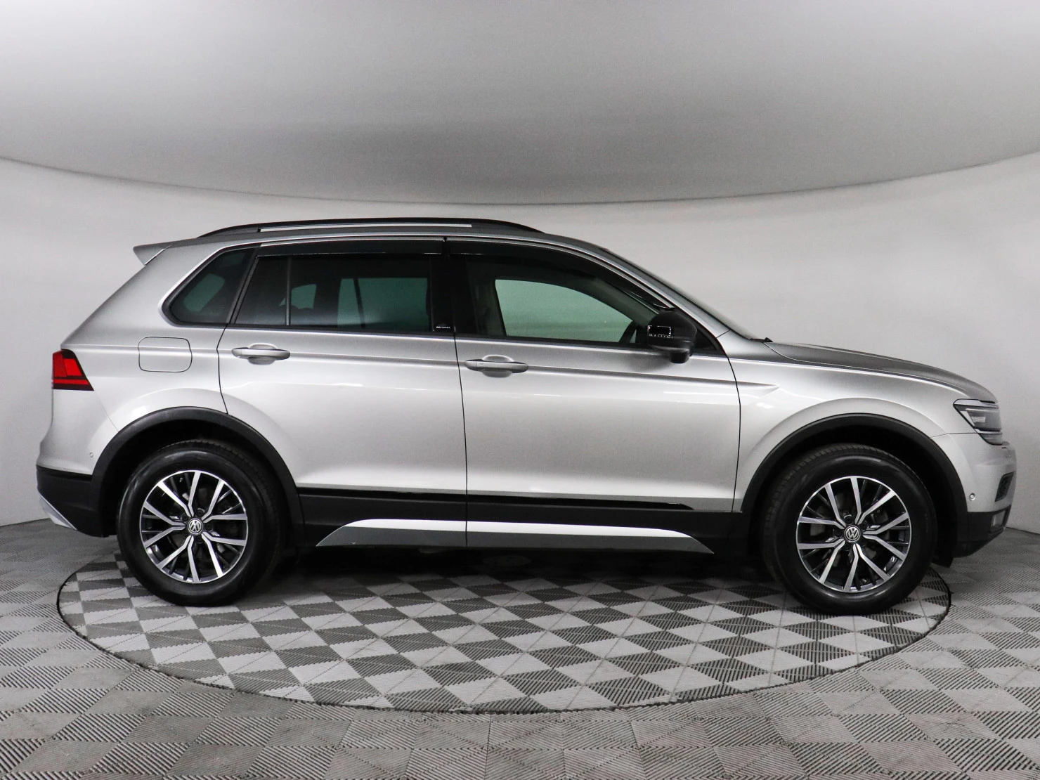 Volkswagen Tiguan, 2020