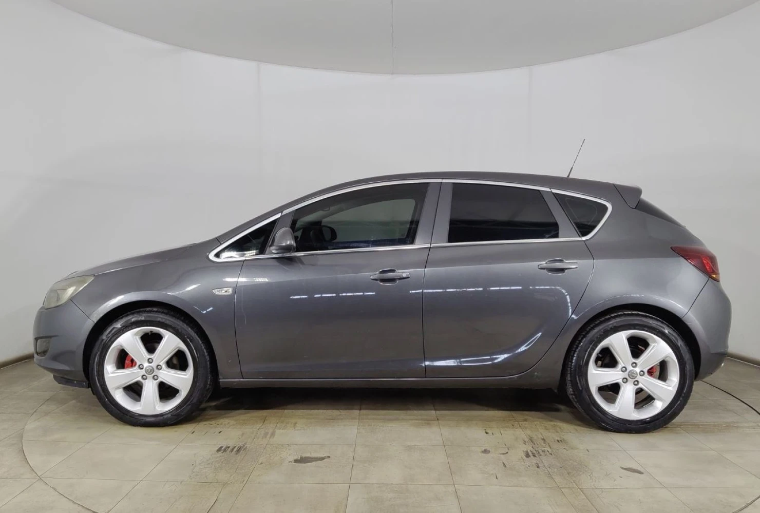 Opel Astra, 2011