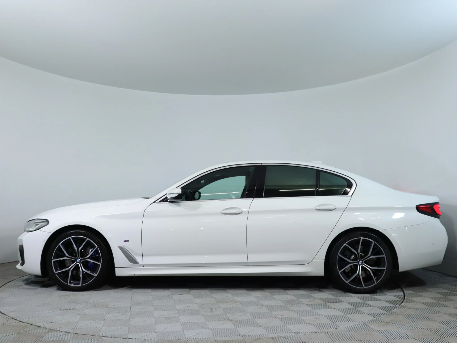 BMW 5 серии, 2021