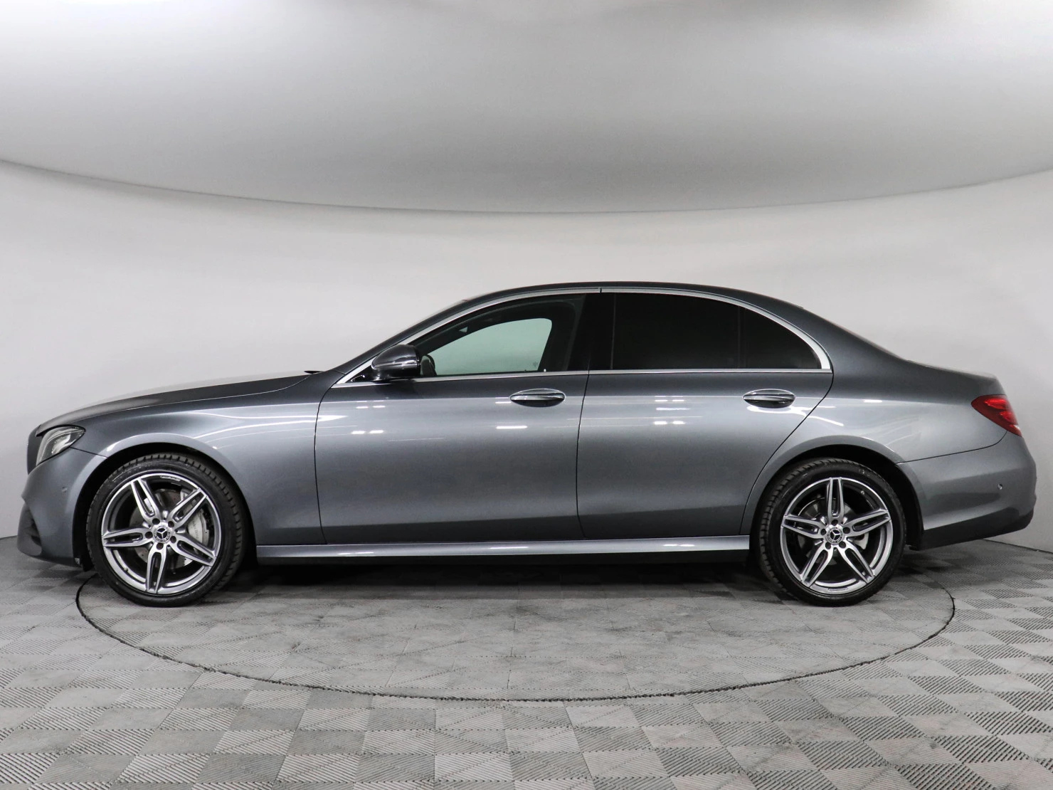 Mercedes-Benz E-Класс, 2019