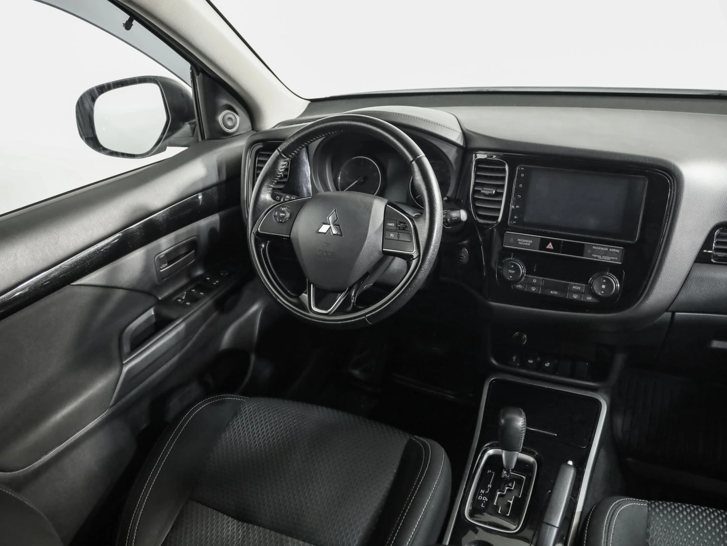 Mitsubishi OUTLANDER, 2019