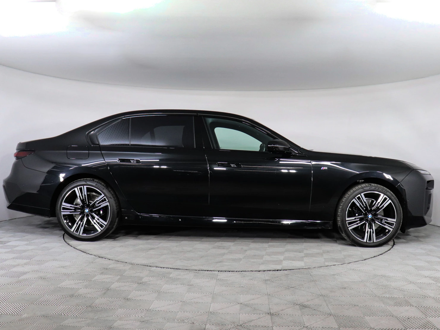 BMW 7 серии, 2022