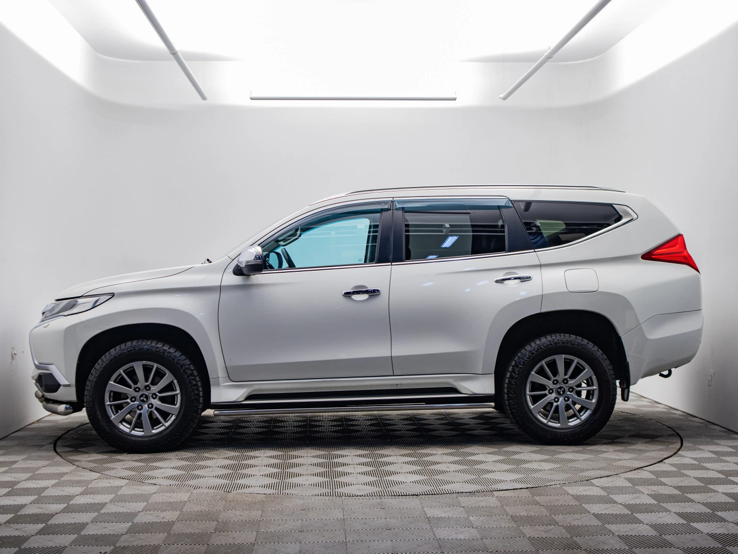 Mitsubishi PAJERO SPORT, 2016