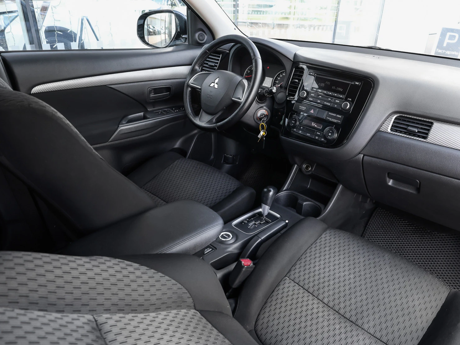 Mitsubishi OUTLANDER, 2013