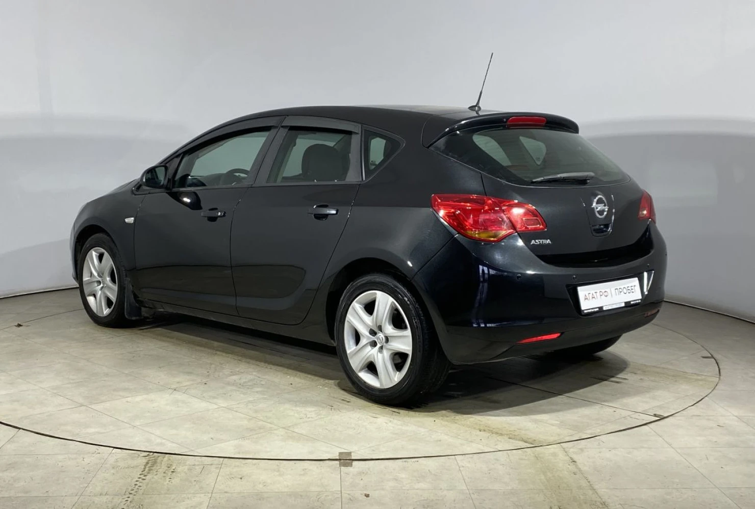 Opel Astra, 2011