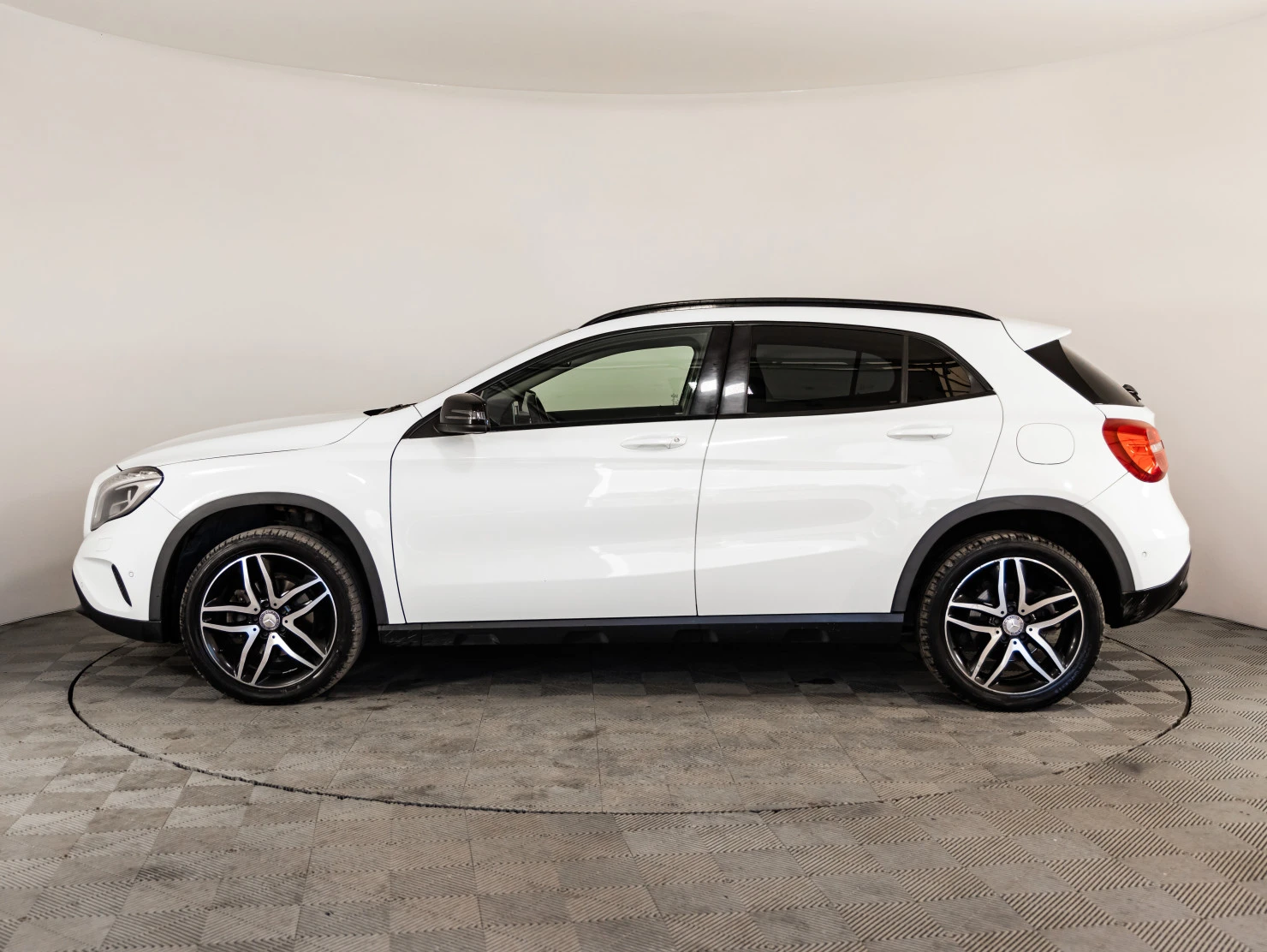 Mercedes-Benz GLA, 2014