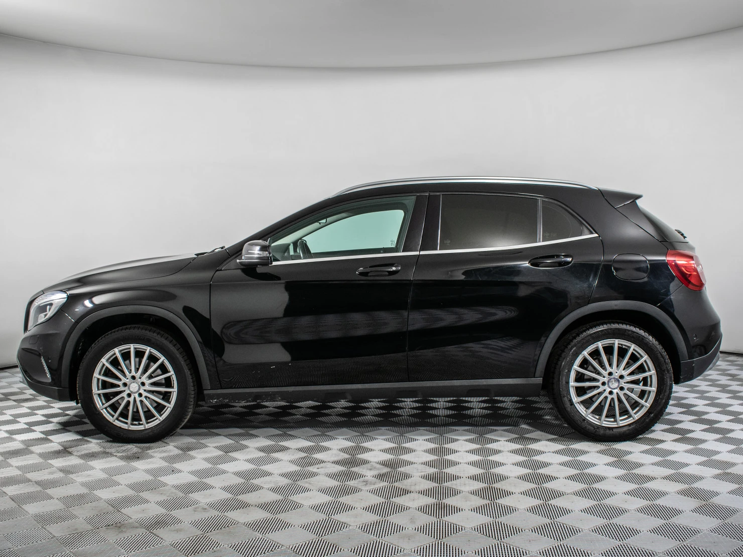 Mercedes-Benz GLA, 2015