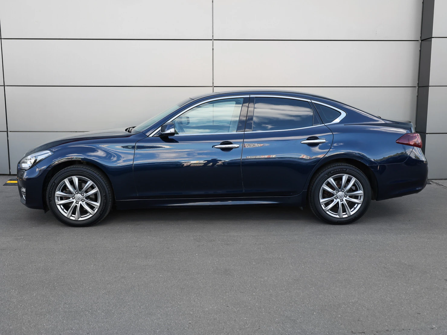 Infiniti Q70, 2015