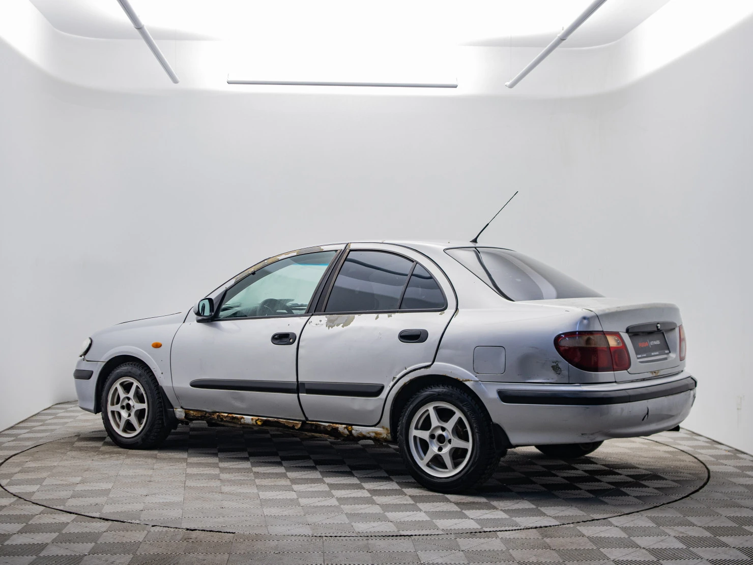 Nissan Almera, 2001
