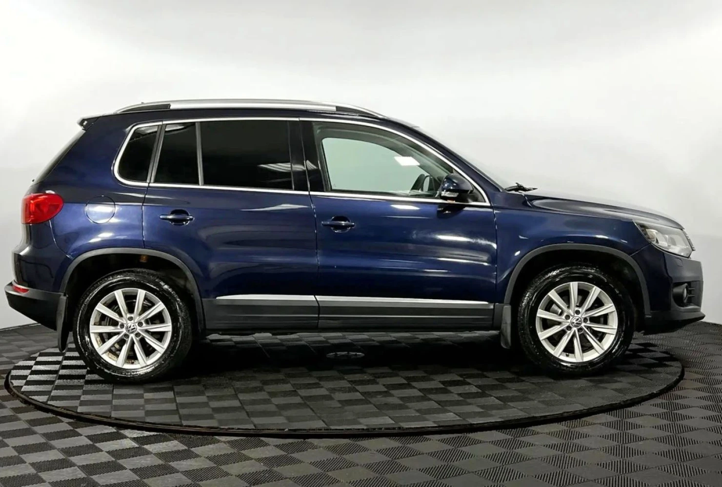 Volkswagen Tiguan, 2012