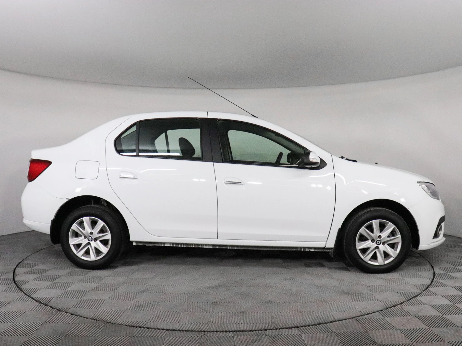 Renault Logan, 2019