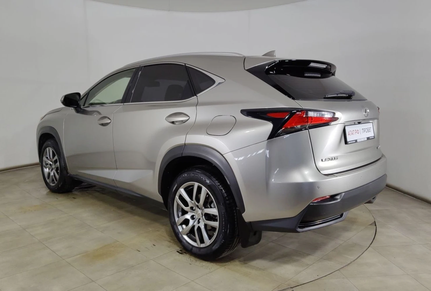 Lexus NX, 2016