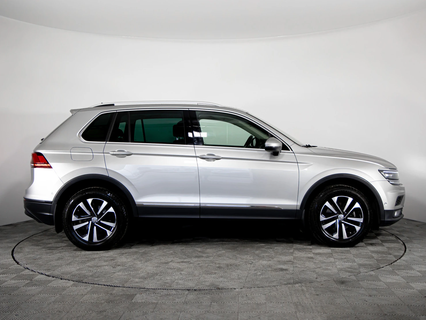 Volkswagen Tiguan, 2019