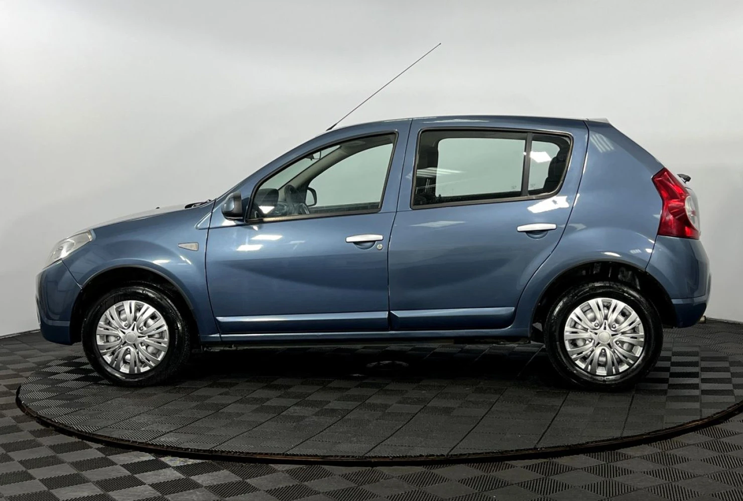 Renault Sandero, 2013