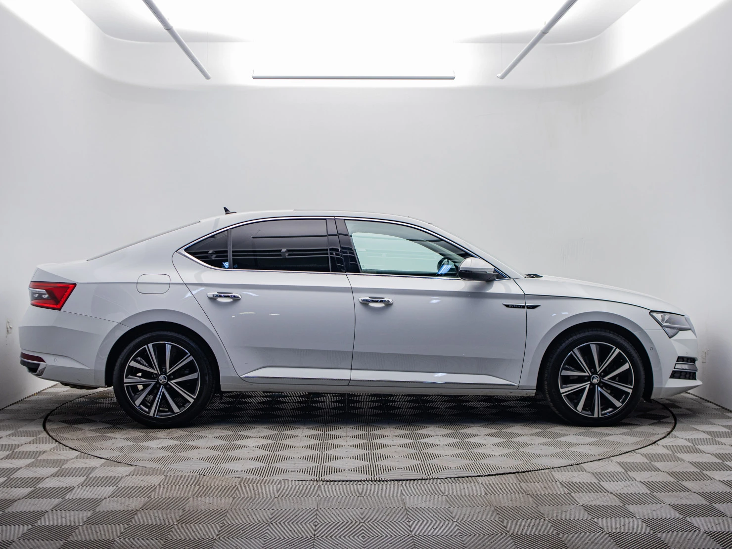 ŠKODA SUPERB, 2024