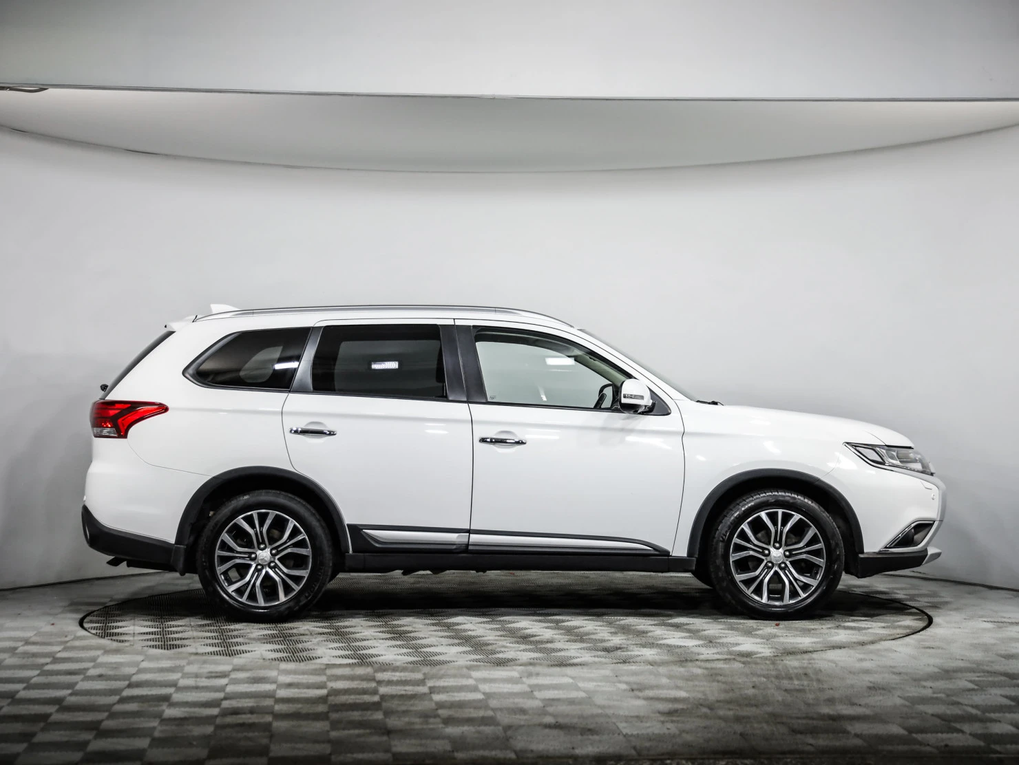 Mitsubishi OUTLANDER, 2017