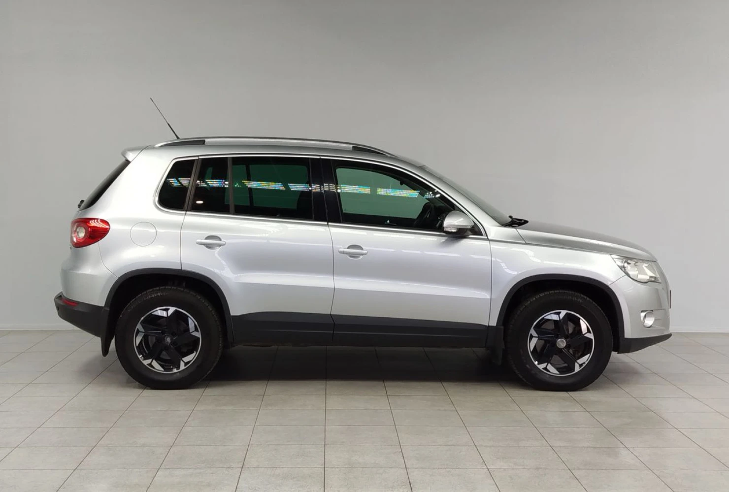 Volkswagen Tiguan, 2010