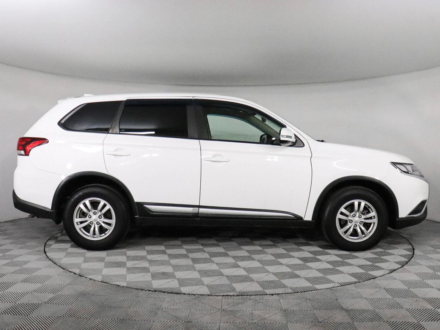 Mitsubishi OUTLANDER, 2019