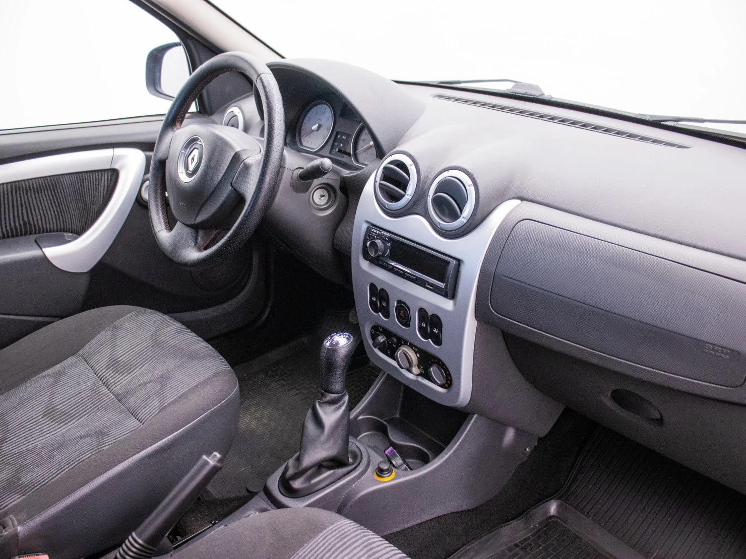 Renault Logan, 2010
