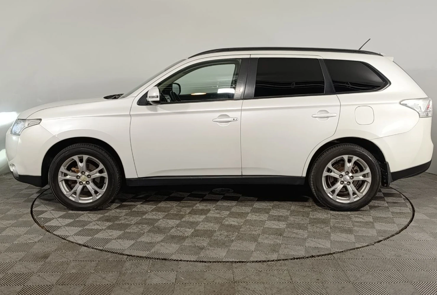 Mitsubishi OUTLANDER, 2013