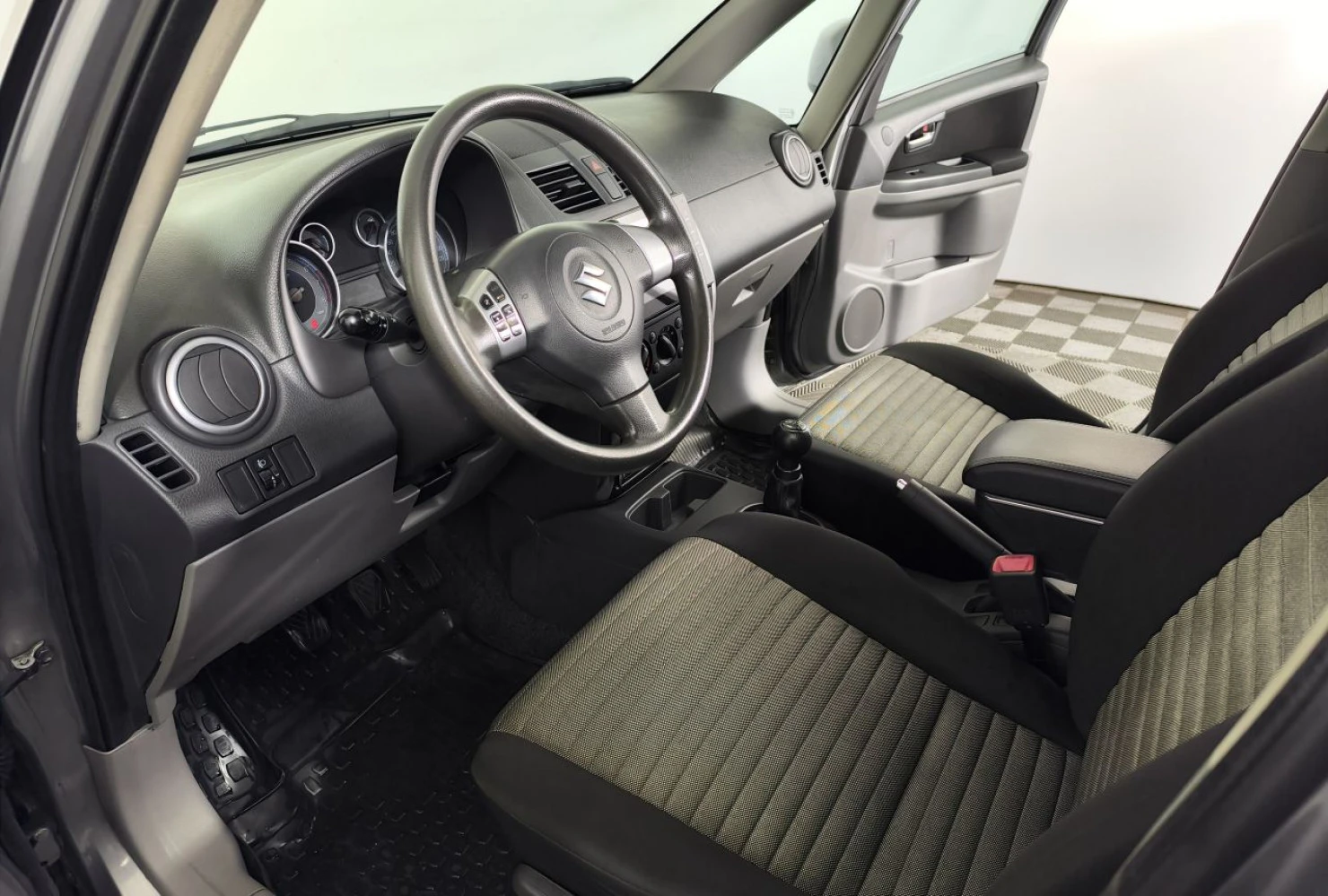 Suzuki SX4, 2011