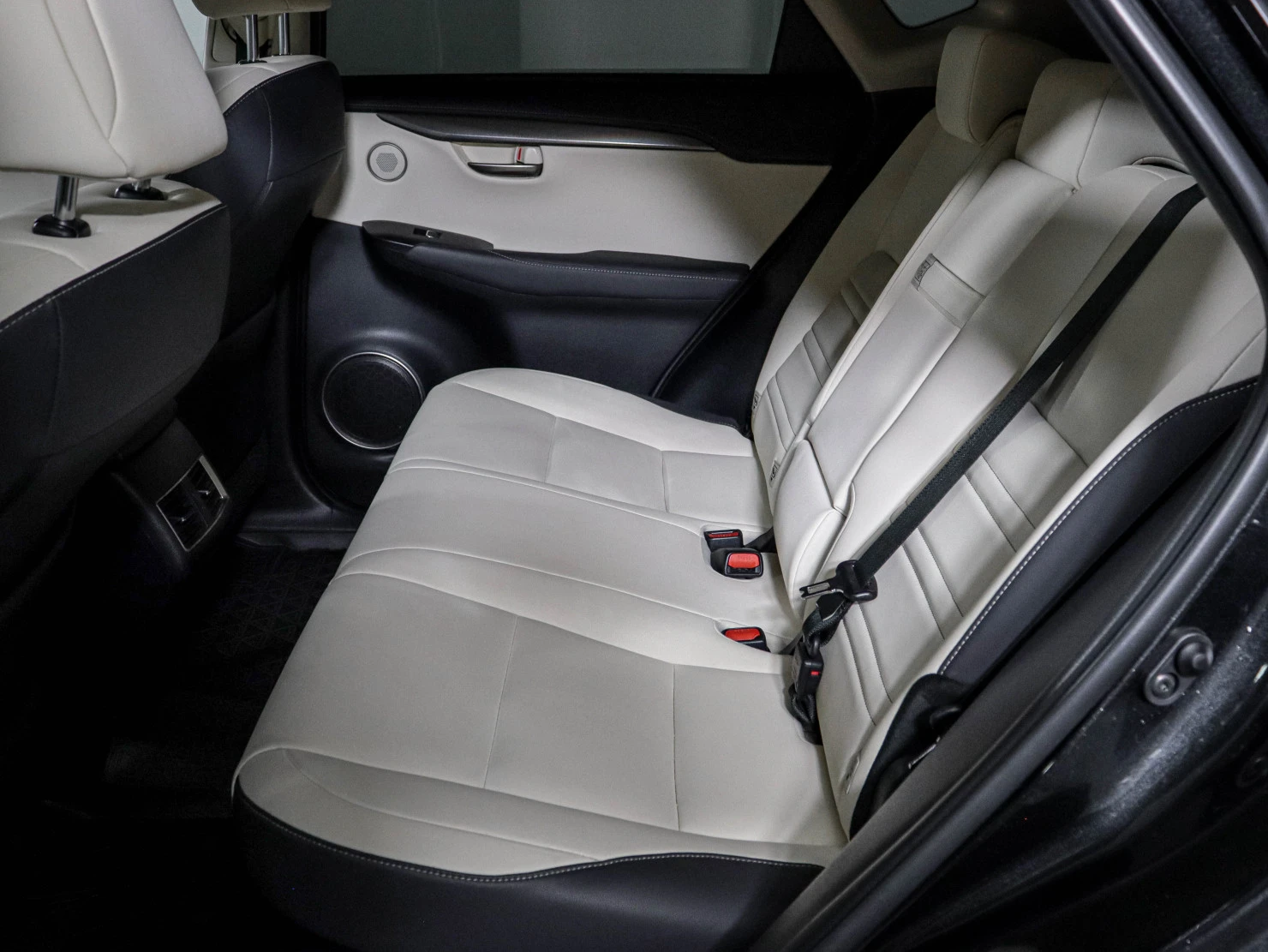 Lexus NX, 2020