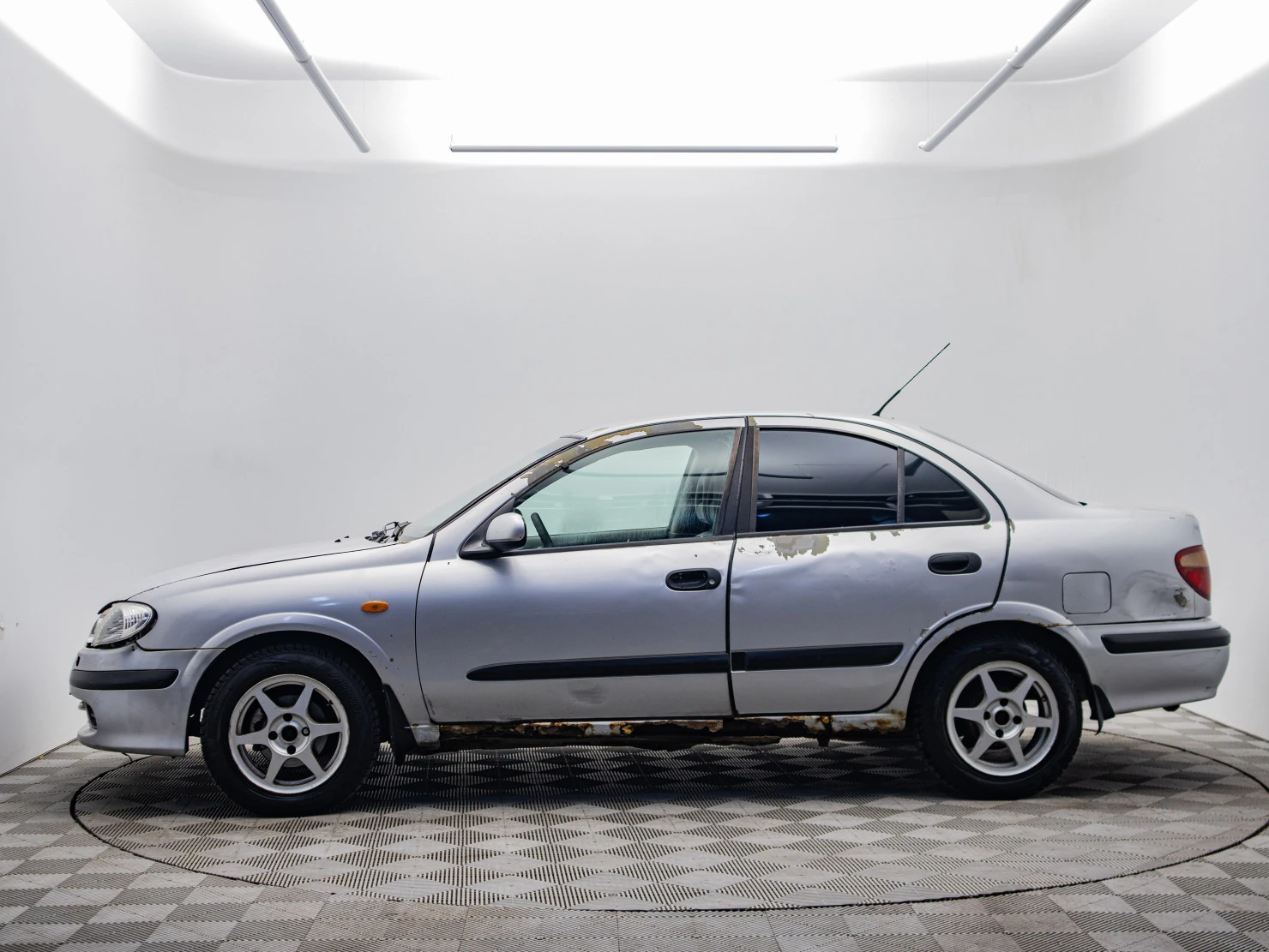 Nissan Almera, 2001
