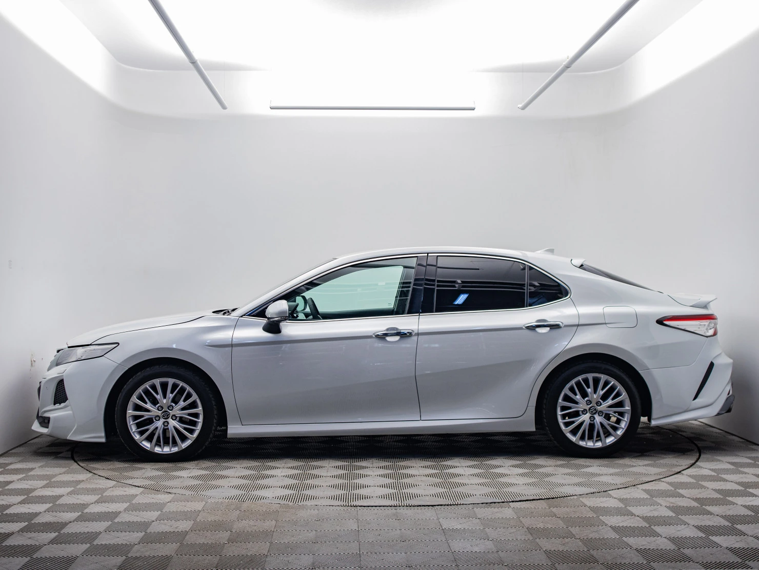 Toyota Camry, 2019