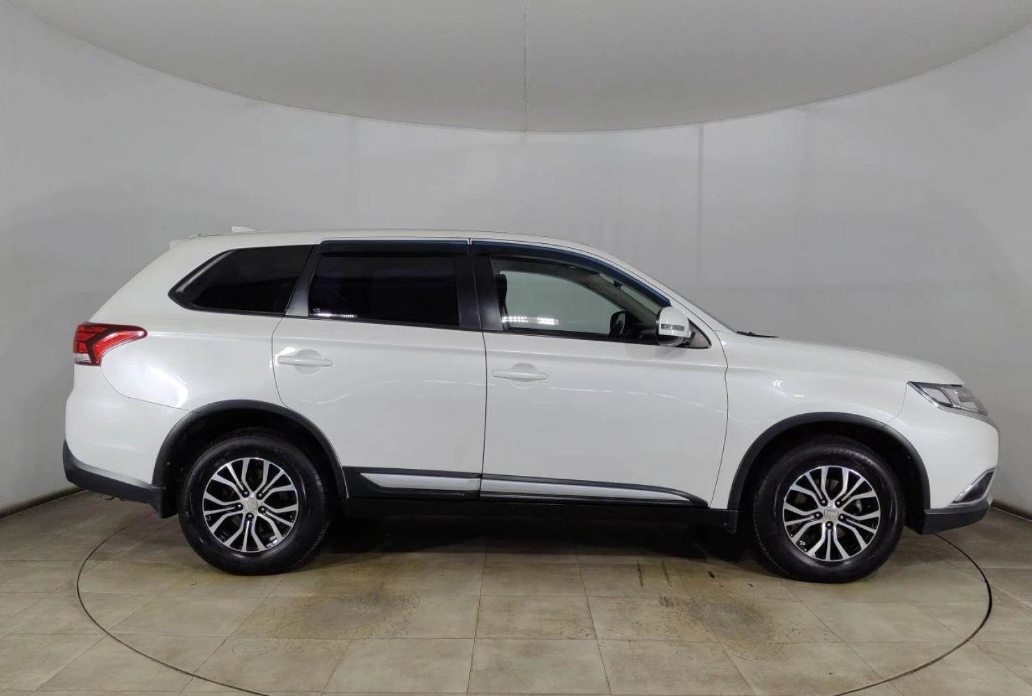 Mitsubishi OUTLANDER, 2017