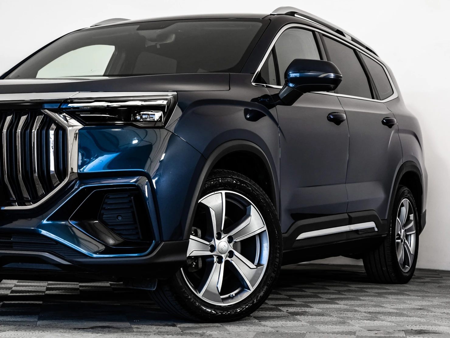 Geely Okavango, 2023