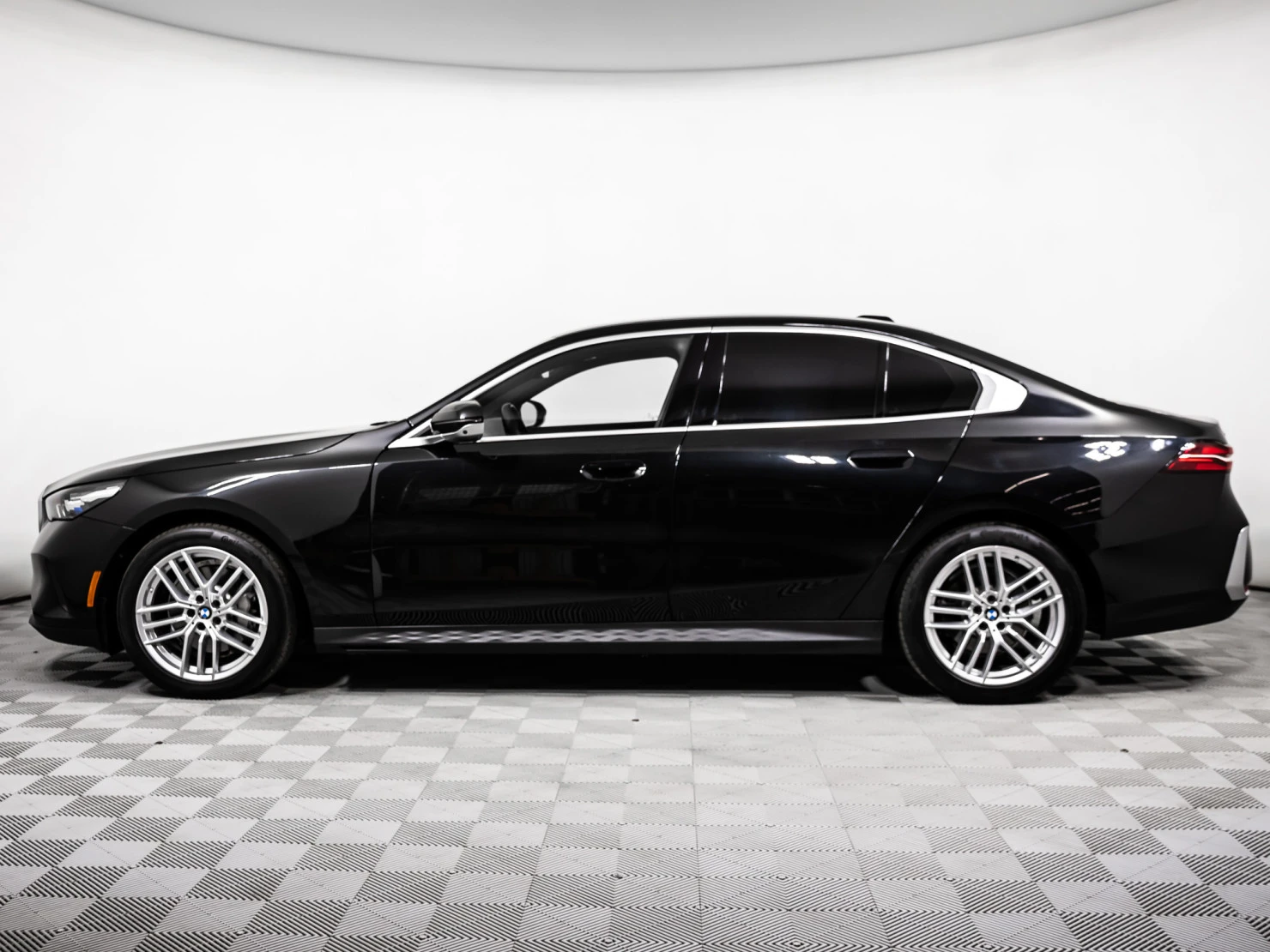 BMW 5 серии, 2023