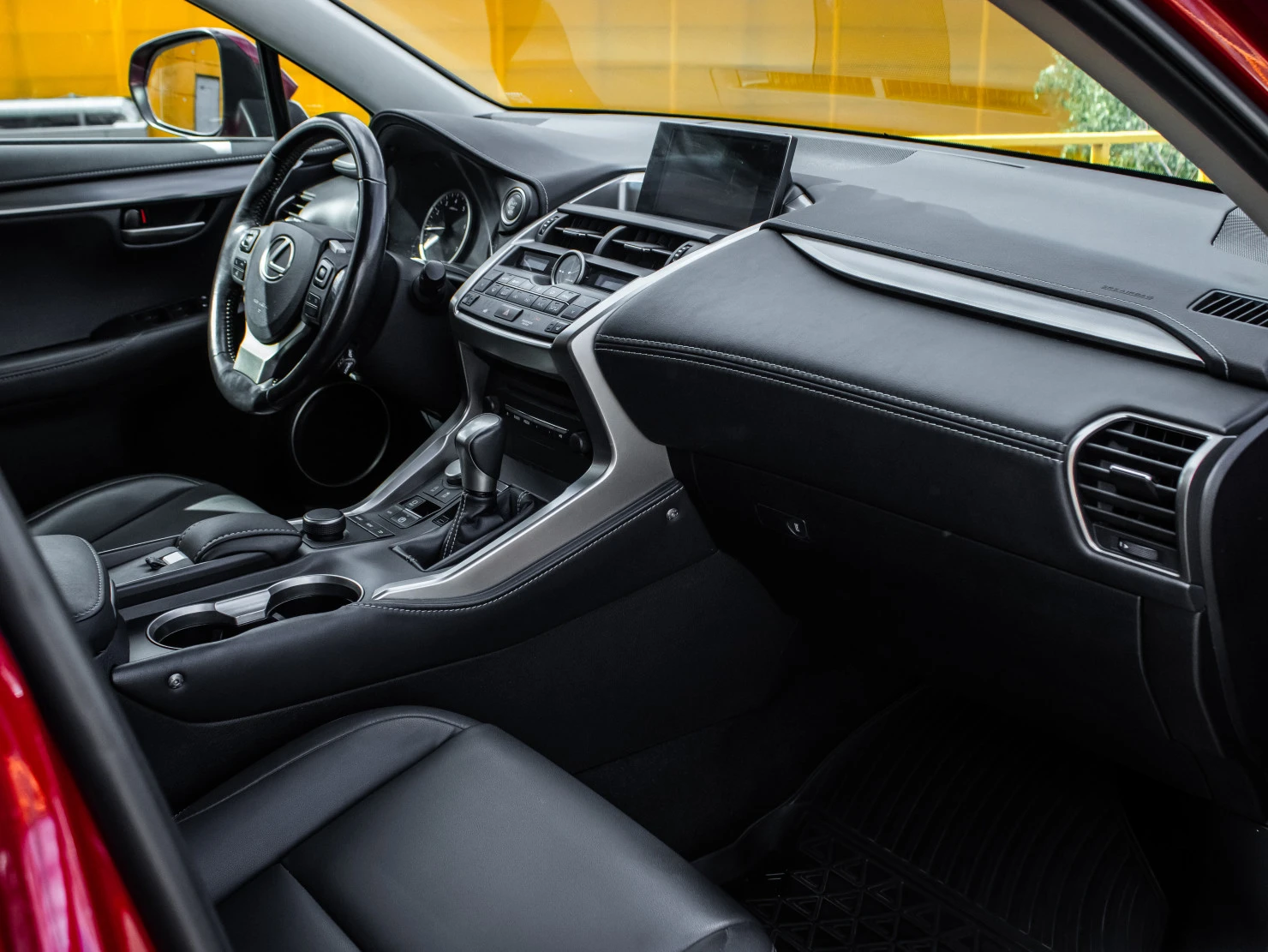 Lexus NX, 2016