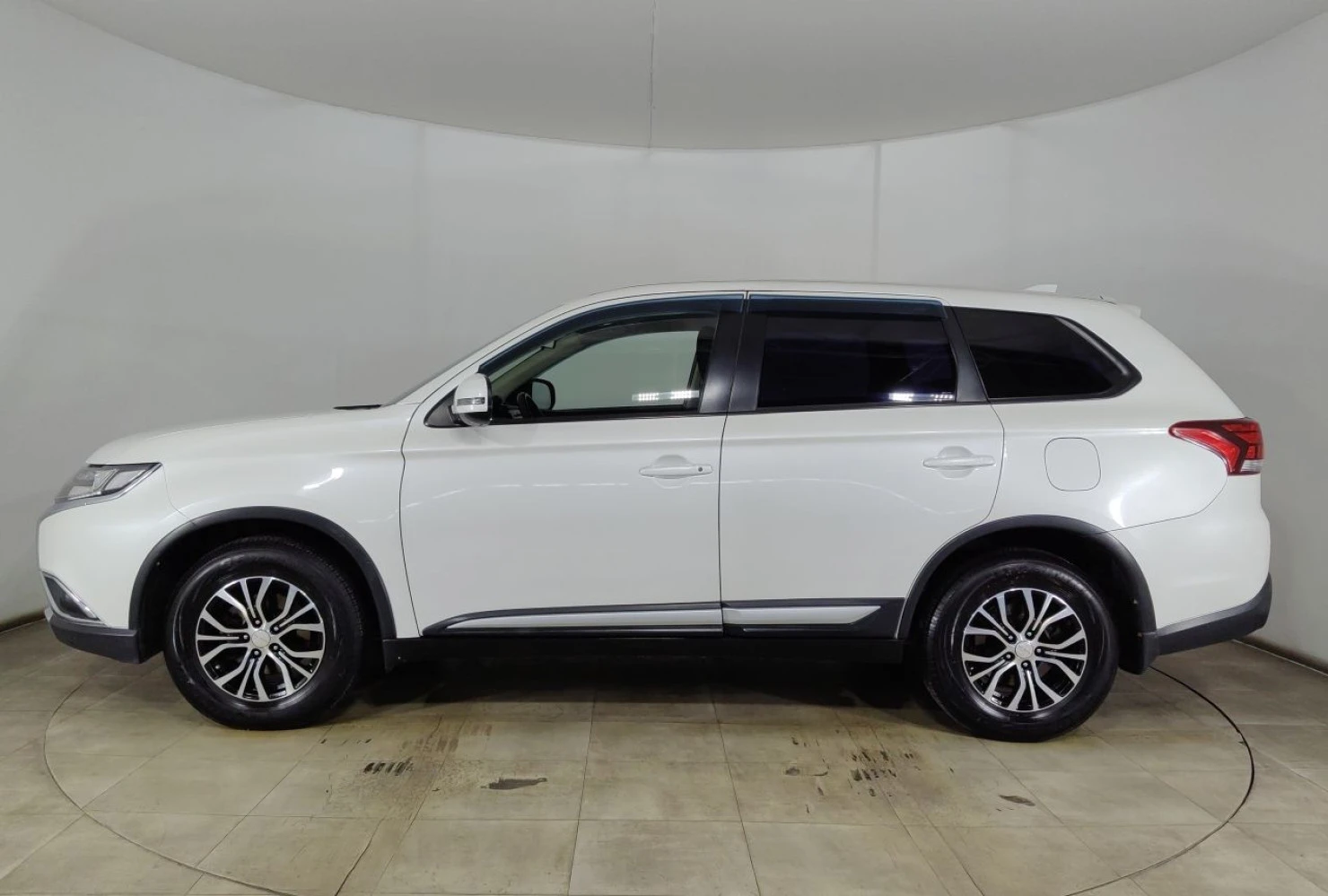 Mitsubishi OUTLANDER, 2017