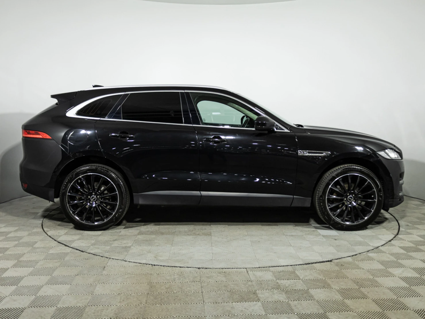 Jaguar F-PACE, 2019