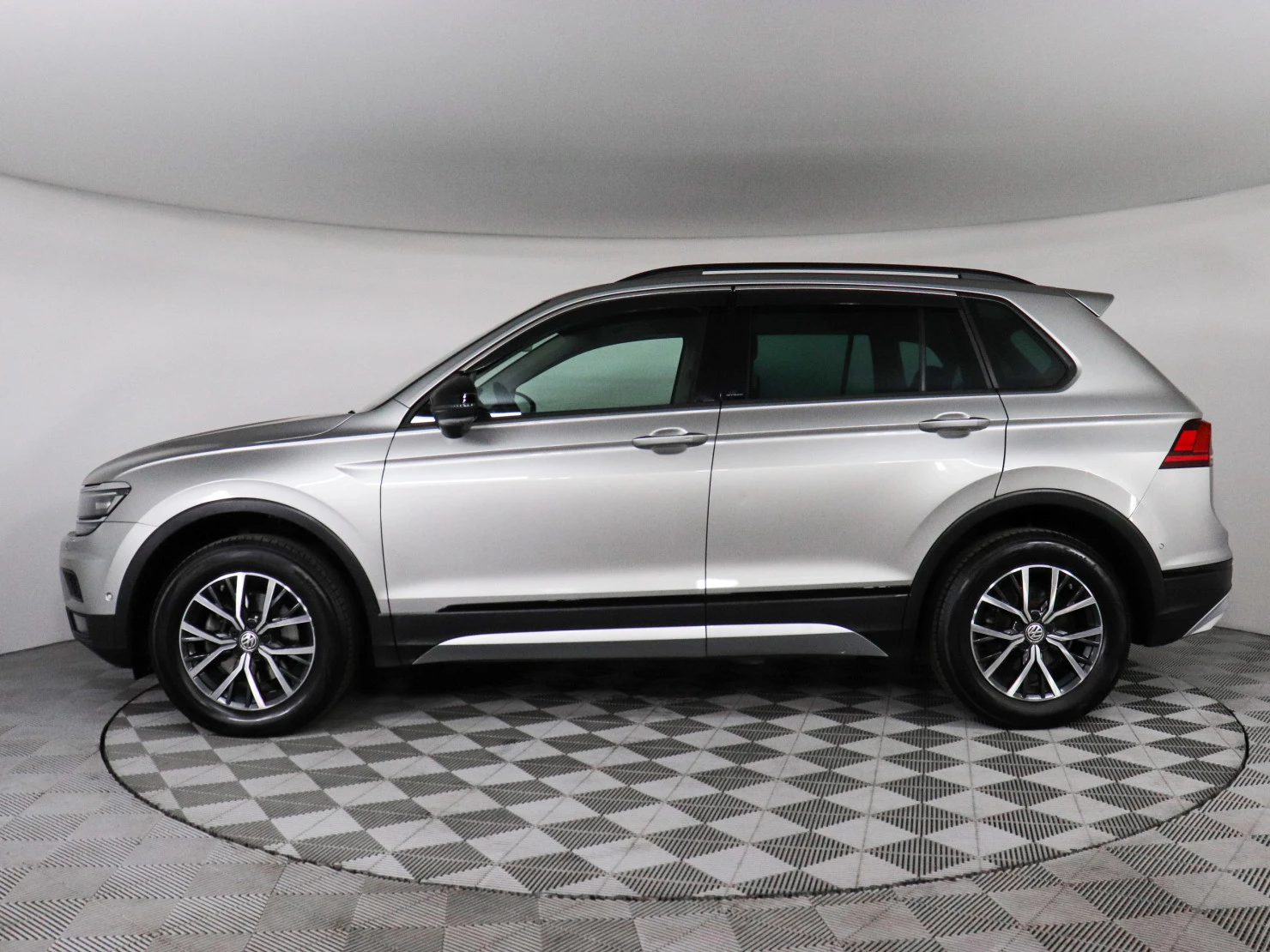 Volkswagen Tiguan, 2020