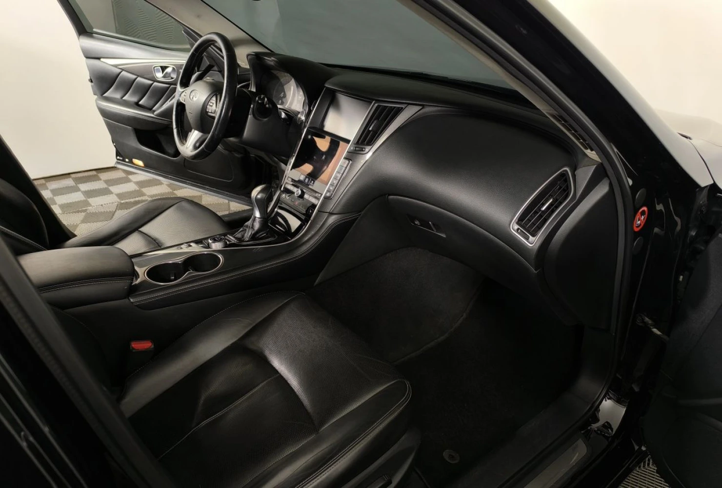 Infiniti Q50, 2015