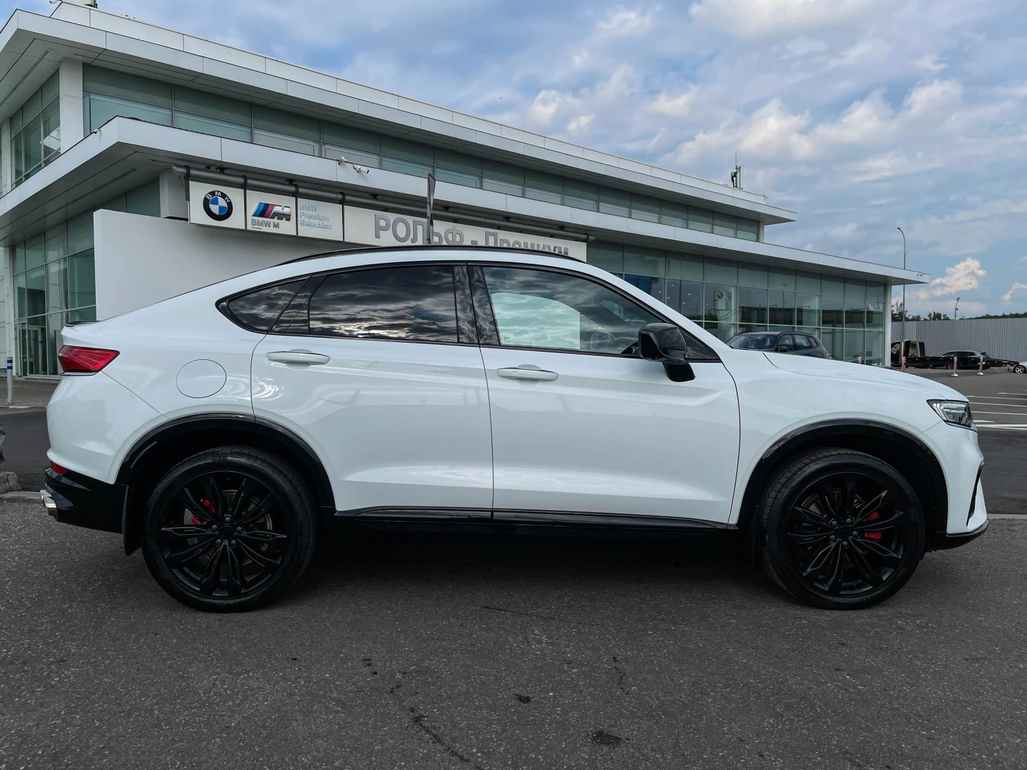 Geely Tugella, 2024
