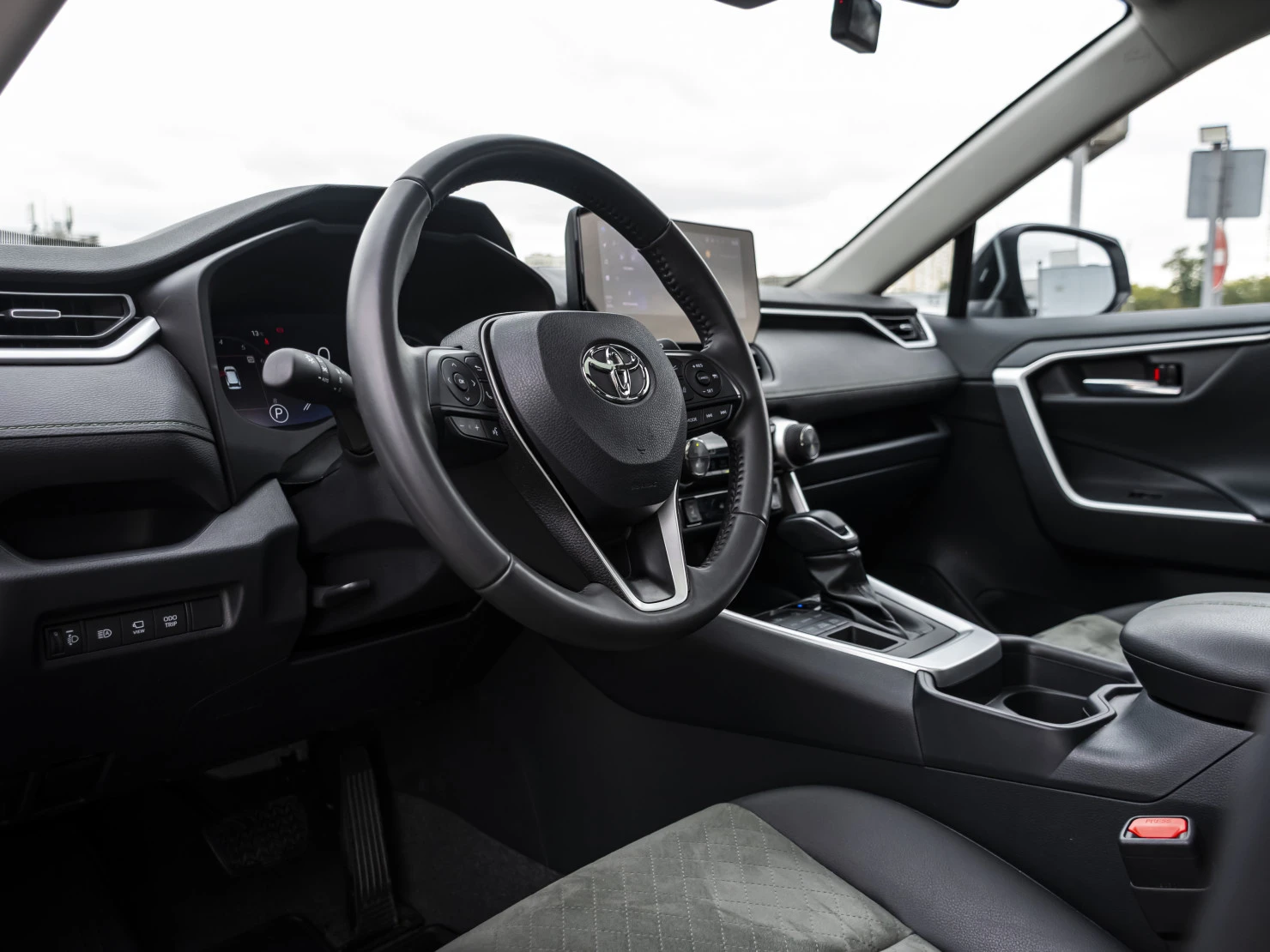 Toyota RAV4, 2024