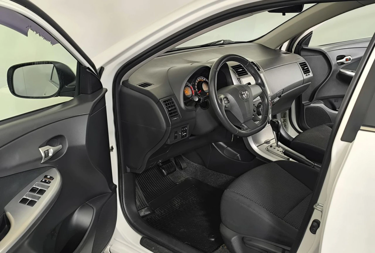 Toyota Corolla, 2011
