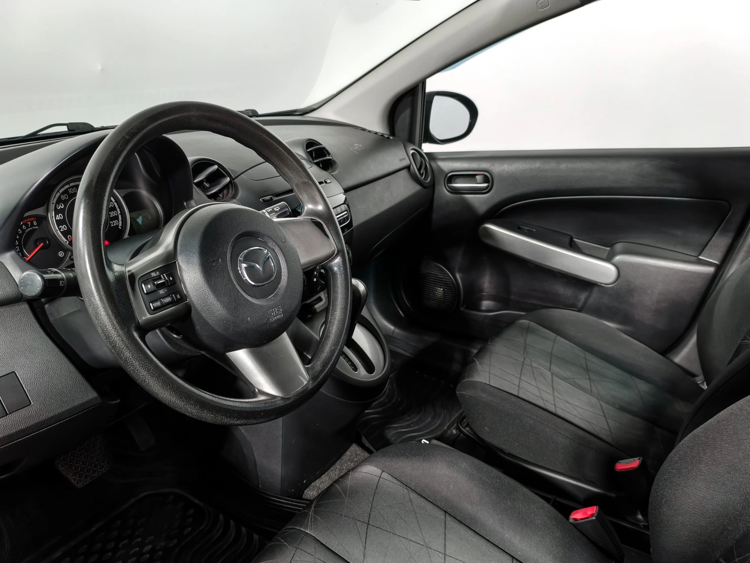 Mazda 2, 2012