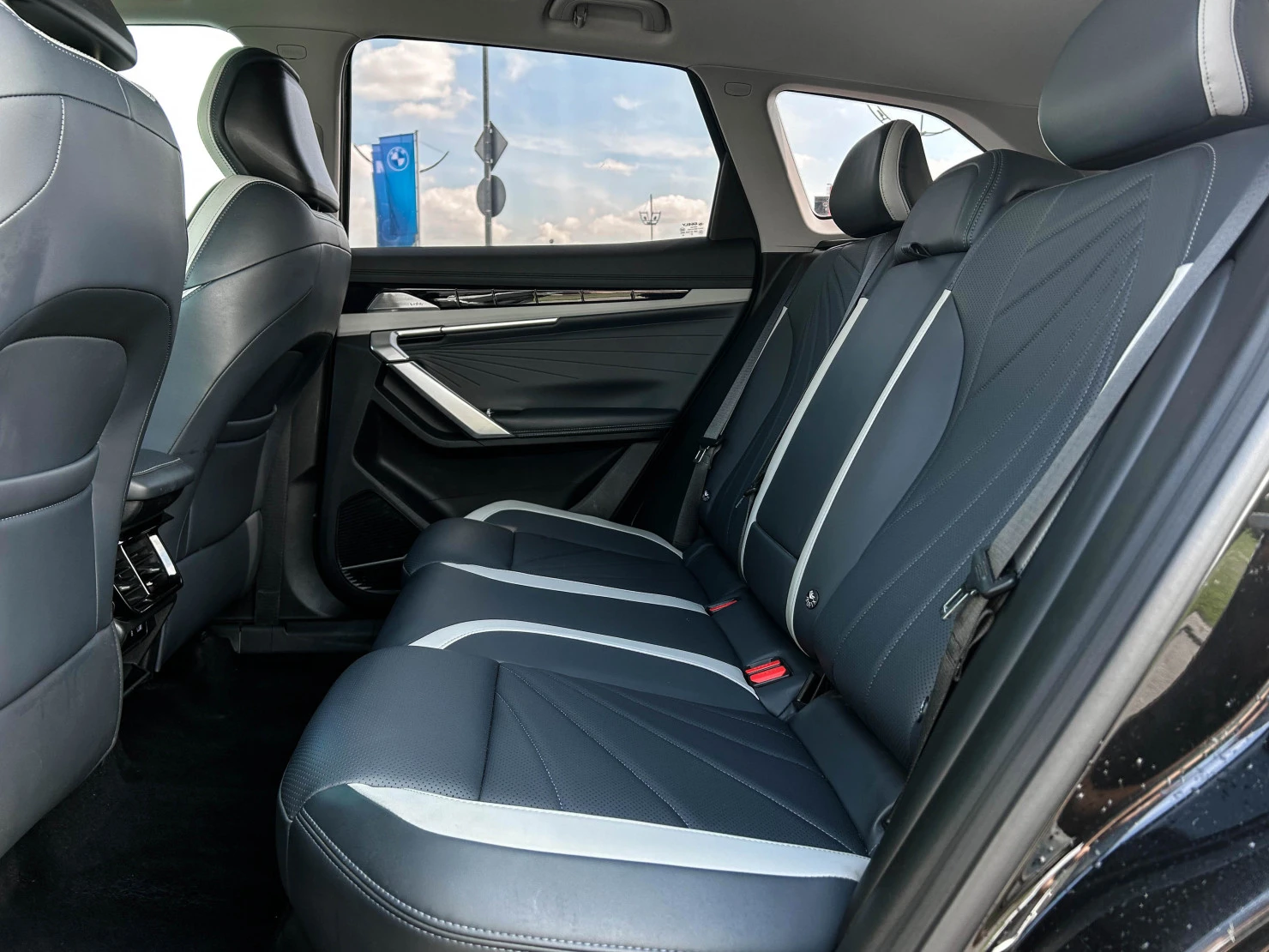 Geely Atlas, 2023
