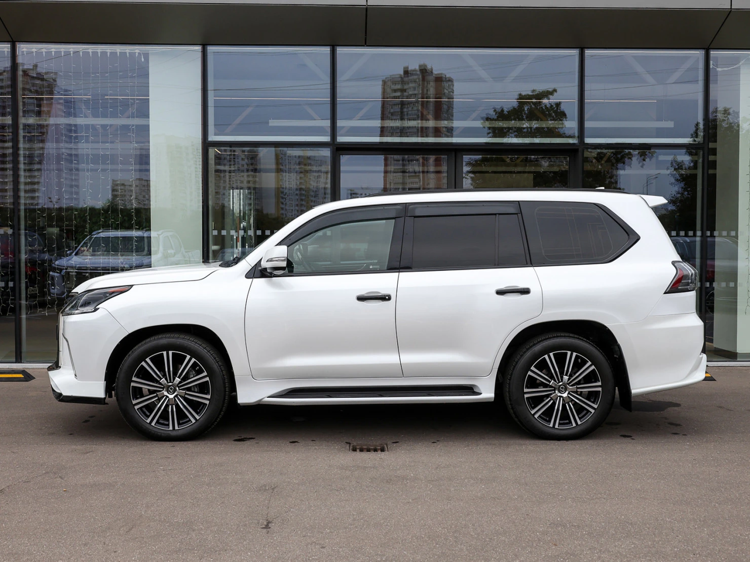 Lexus LX, 2019