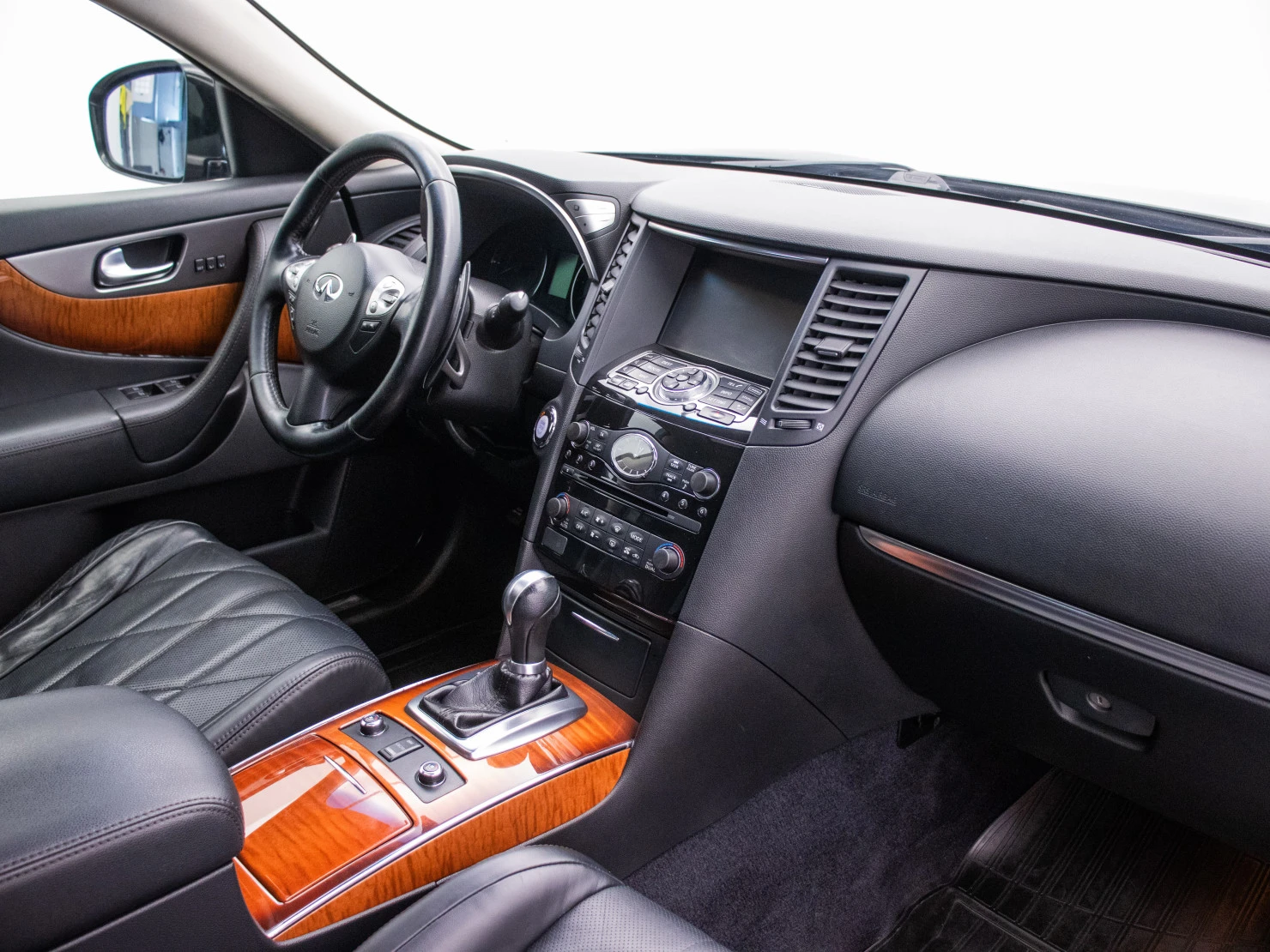 Infiniti QX70, 2014