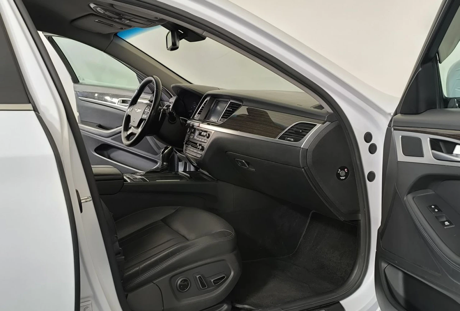 Hyundai Genesis, 2014
