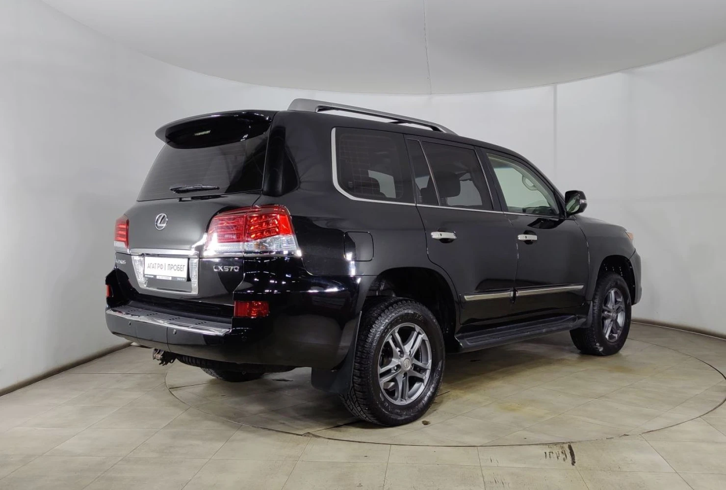 Lexus LX, 2013