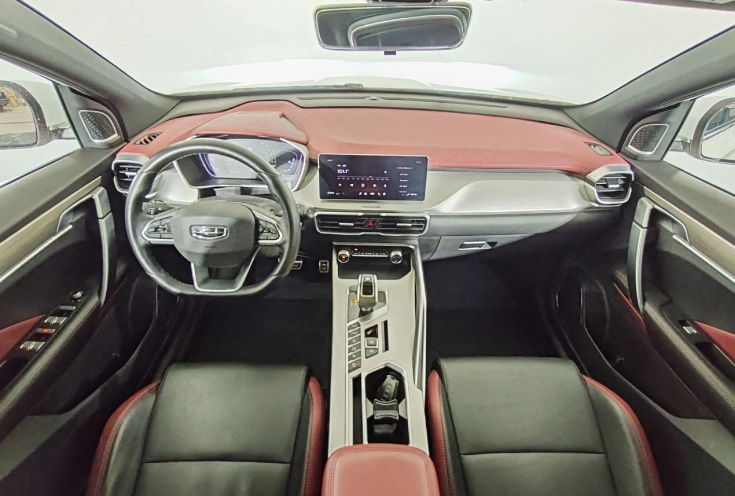 Geely Coolray, 2022